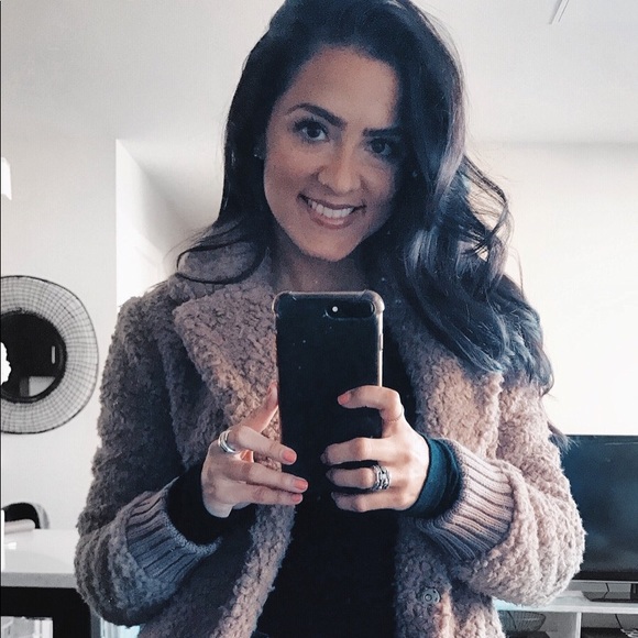 Meet Your Posher, Maria! - Picture 2 of 4